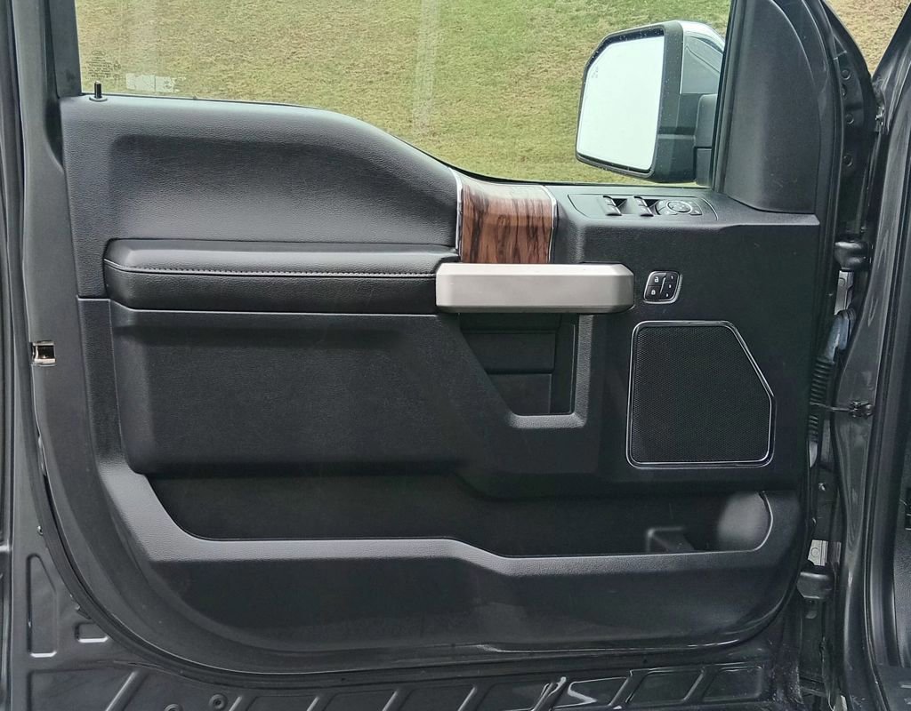 Certified 2019 Ford F150 Lariat w/ Equipment Group 502A Luxury image 17