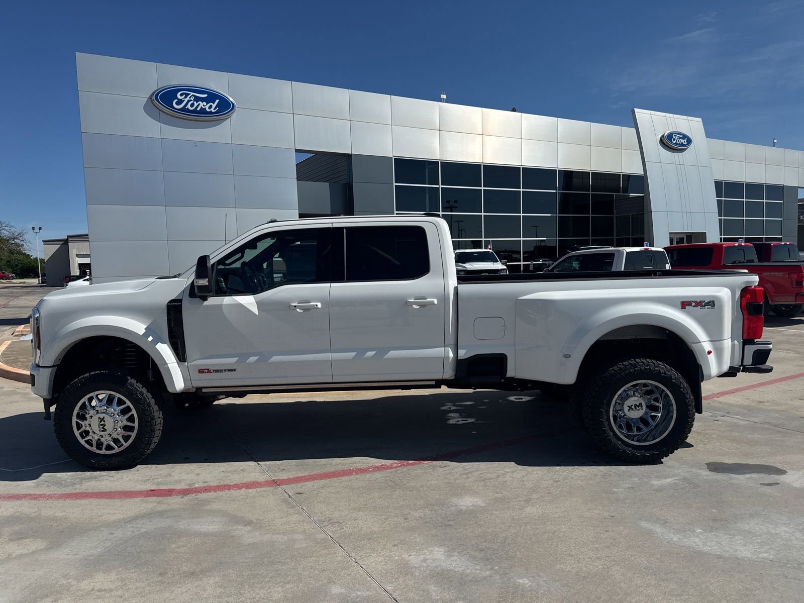 Certified 2025 Ford F450 Platinum w/ FX4 Off-Road Package AWD/4WD image 9