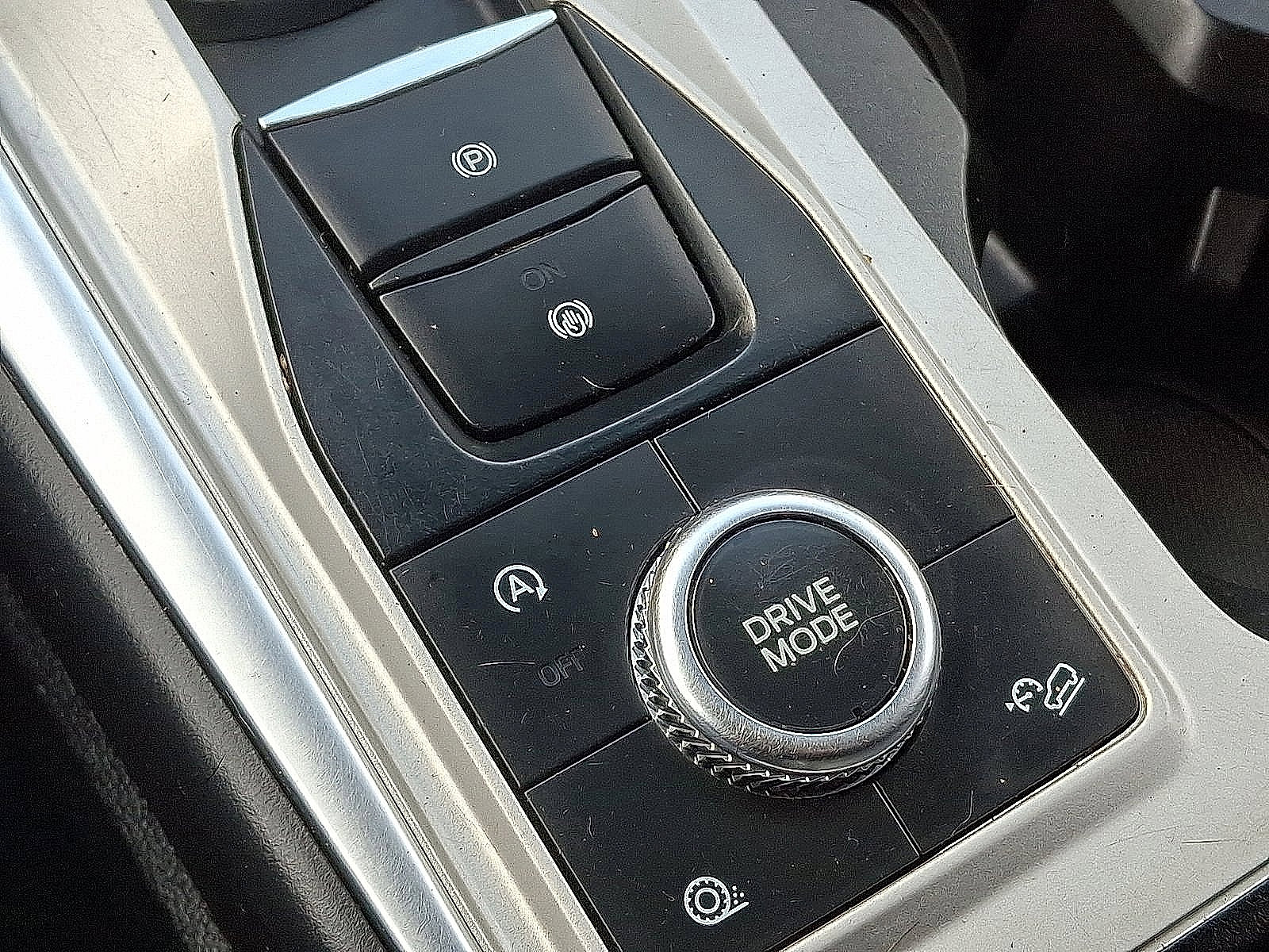 Certified 2024 Ford Explorer XLT w/ Equipment Group 202A image 37