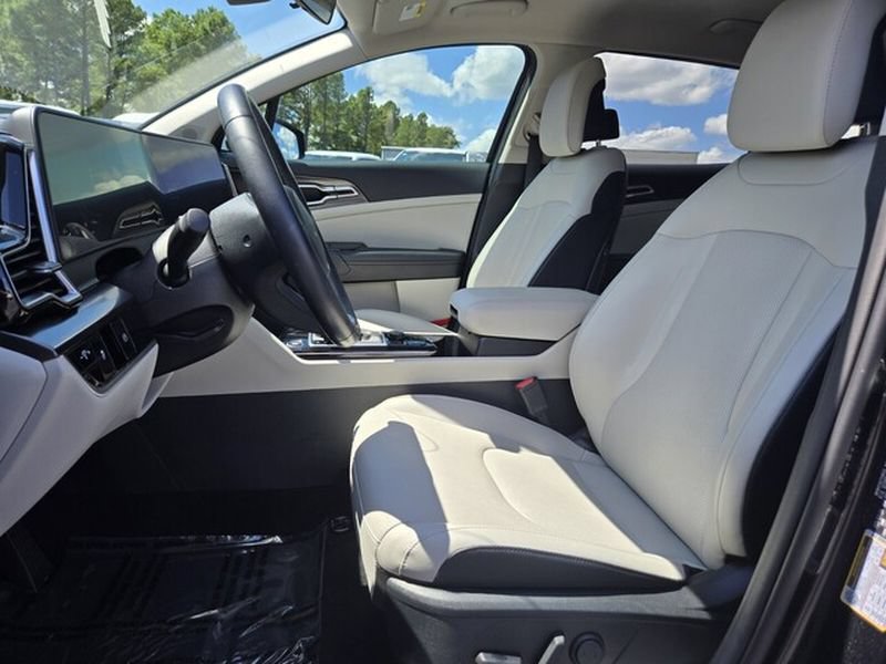 Used 2024 Kia Sportage EX AWD/4WD image 9