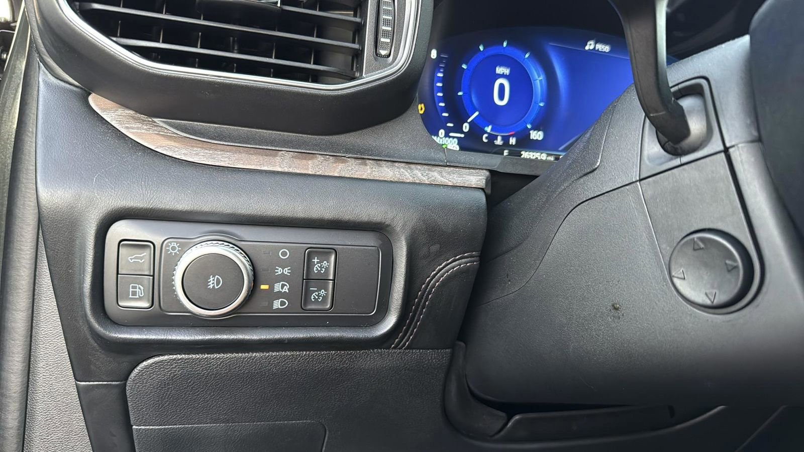 Certified 2022 Ford Explorer Platinum w/ Technology Package image 16