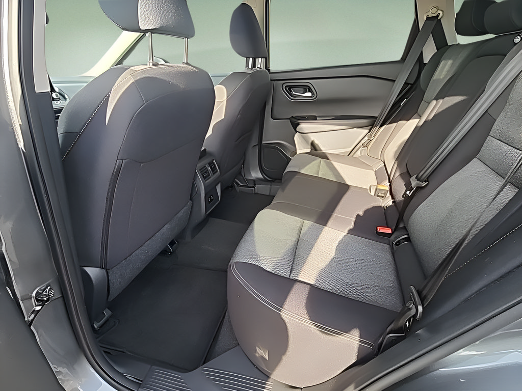 Used 2024 Nissan Rogue SV AWD/4WD image 20