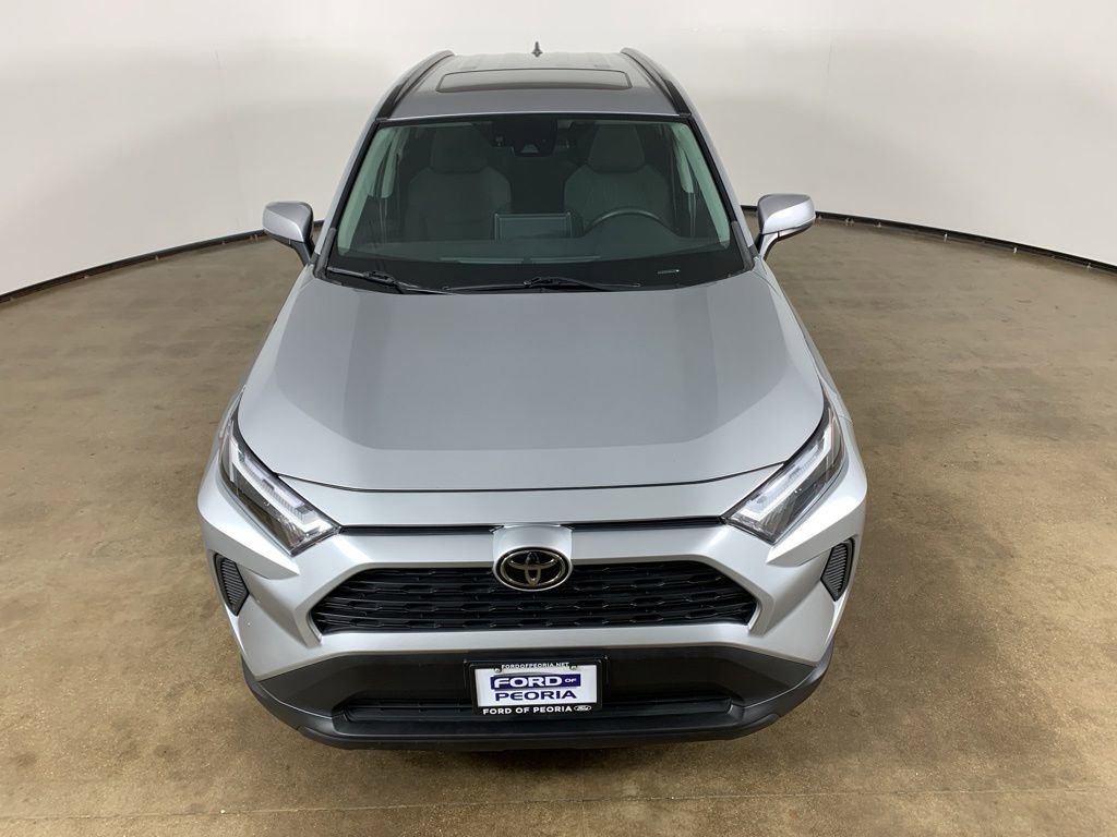 Used 2022 Toyota RAV4 XLE w/ Convenience Package AWD/4WD image 4