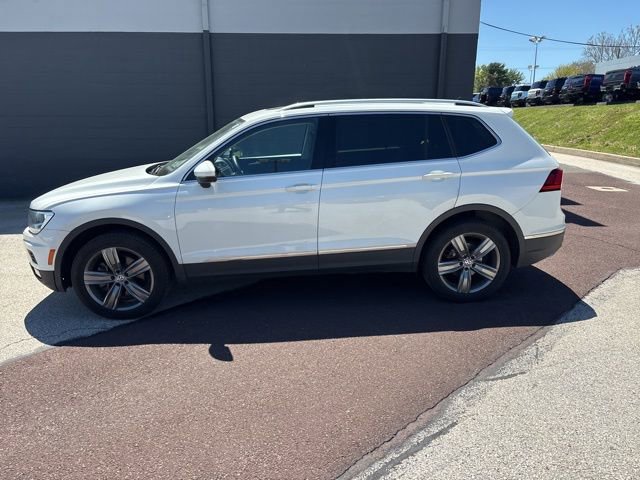 Used 2021 Volkswagen Tiguan SEL AWD/4WD image 2