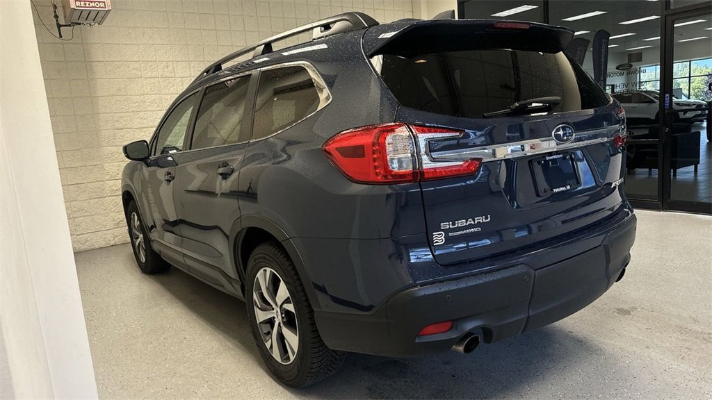 Used 2024 Subaru Ascent Premium w/ Convenience Package image 9