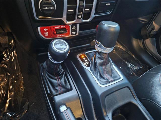 Used 2023 Jeep Gladiator Rubicon w/ Cold Weather Group AWD/4WD image 12