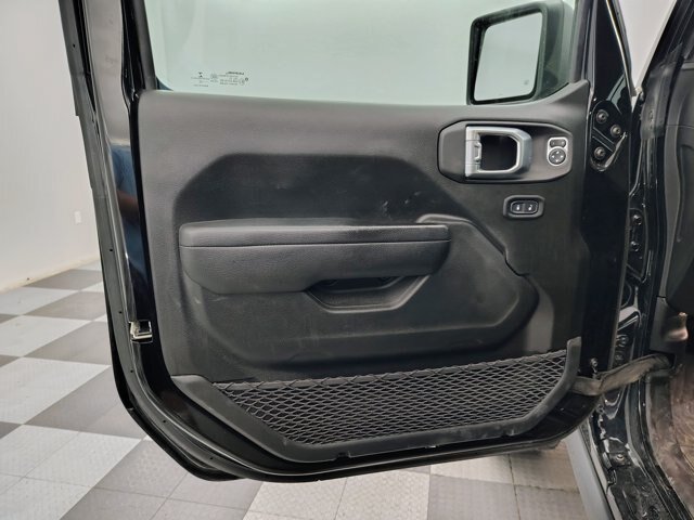 Used 2022 Jeep Gladiator Sport AWD/4WD image 9
