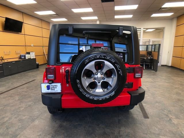 Used 2017 Jeep Wrangler Unlimited Sahara w/ Connectivity Group image 4