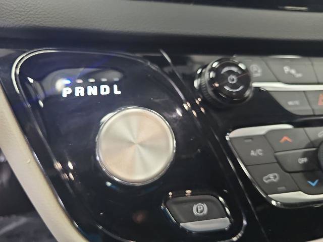 Used 2023 Chrysler Pacifica Touring-L FWD image 24