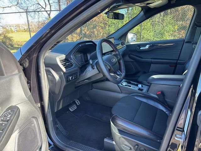 Certified 2023 Ford Escape ST-Line w/ Tech Pack #1 image 13