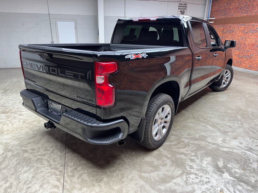 Used 2025 Chevrolet Silverado 1500 Custom w/ Turbomax Blackout Package AWD/4WD image 5