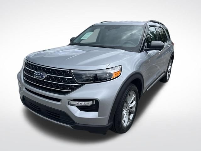 Certified 2023 Ford Explorer XLT w/ Equipment Group 202A RWD image 3