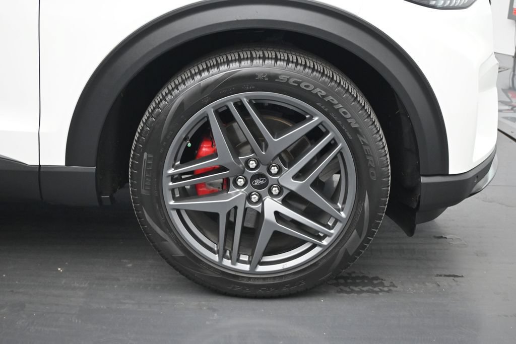 Certified 2025 Ford Explorer ST-Line w/ Premium Package RWD image 26