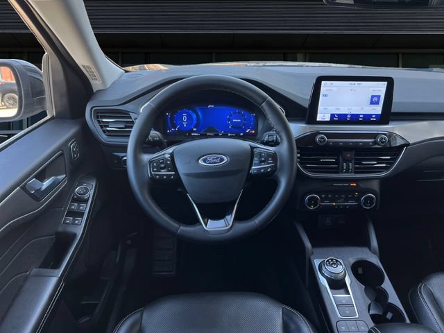 Certified 2022 Ford Escape Titanium AWD/4WD image 12