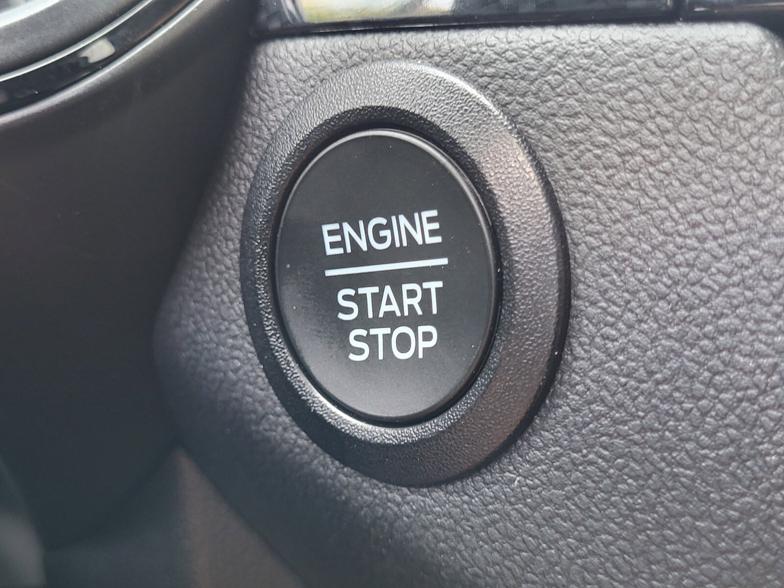 Certified 2025 Ford Escape ST-Line AWD/4WD image 24
