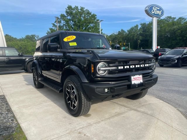 Certified 2025 Ford Bronco Outer Banks AWD/4WD image 2