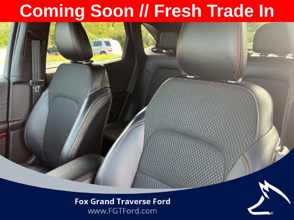 Certified 2025 Ford Escape ST-Line Select AWD/4WD image 12