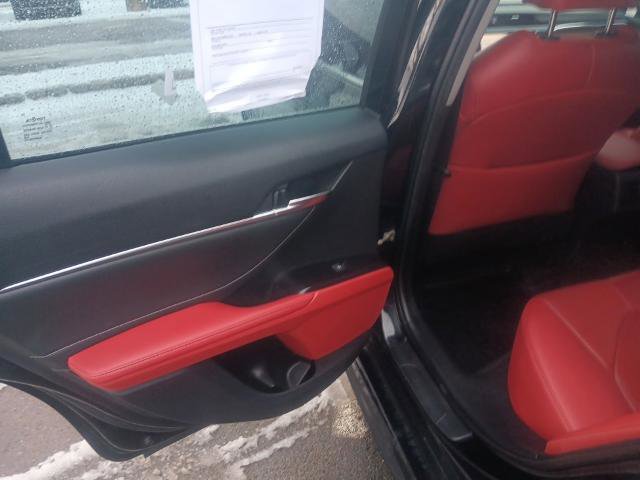 Used 2018 Toyota Camry XSE image 14