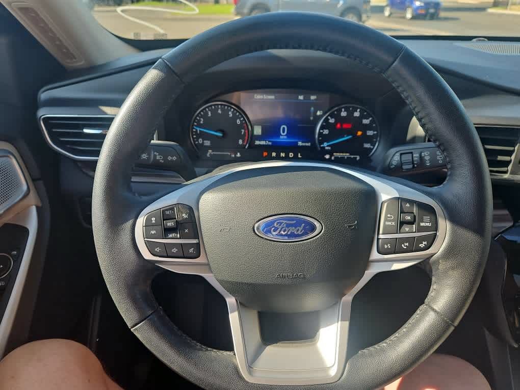 Certified 2023 Ford Explorer Limited w/ Limited Technology Package RWD image 16