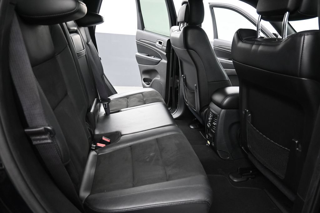 Used 2019 Jeep Grand Cherokee Altitude RWD image 27
