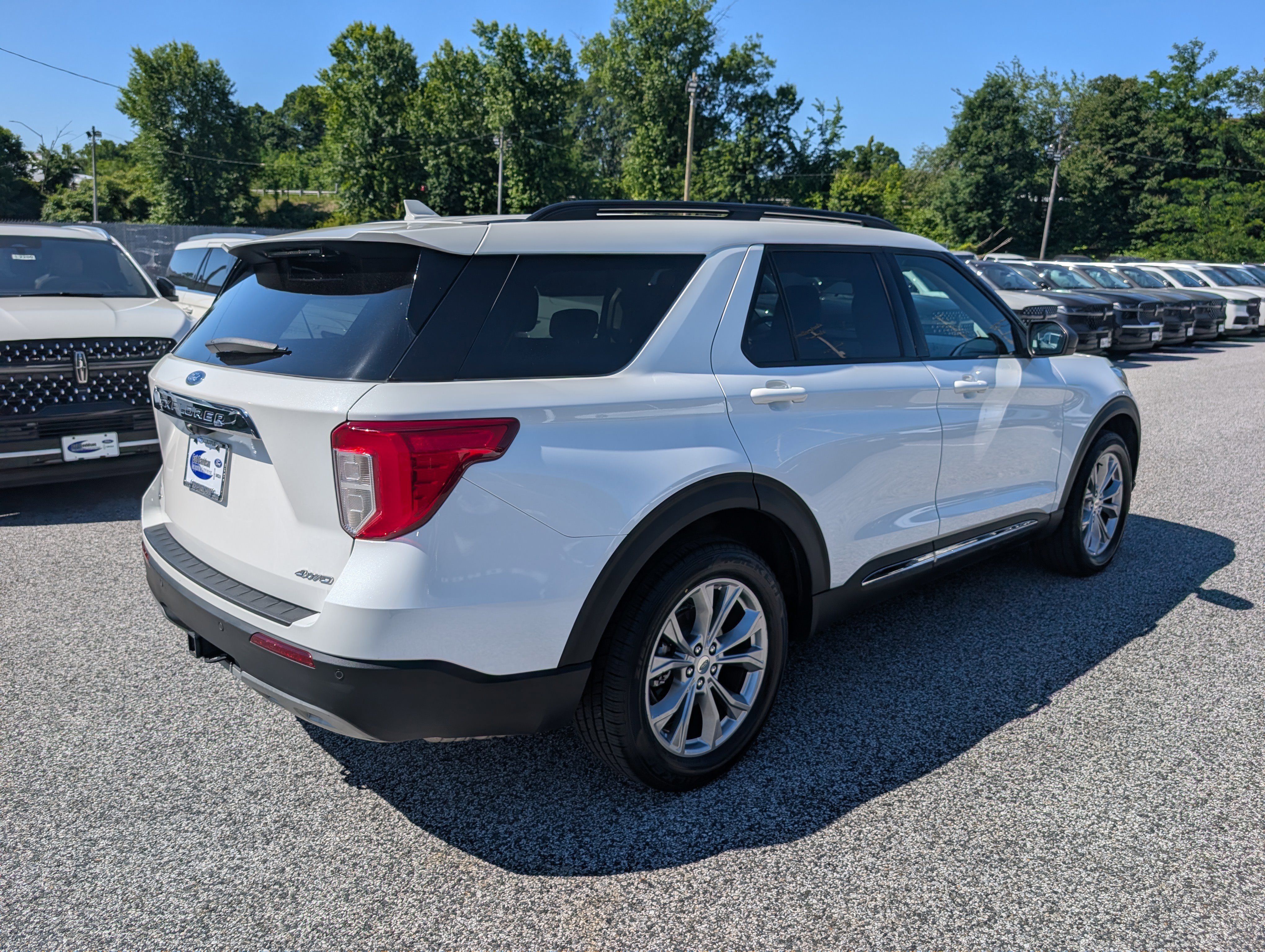 Certified 2021 Ford Explorer XLT w/ Equipment Group 202A AWD/4WD image 7