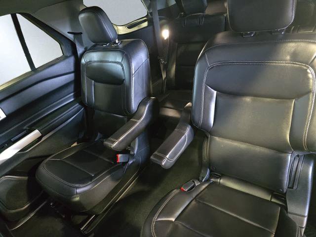 Certified 2022 Ford Explorer XLT w/ Equipment Group 202A AWD/4WD image 17