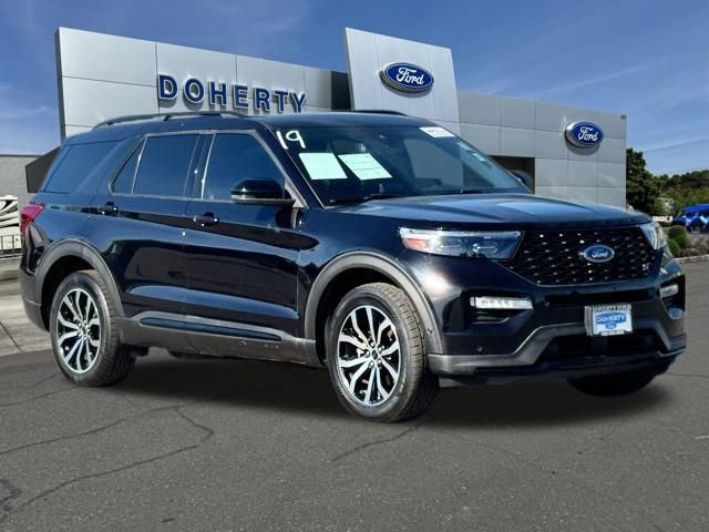Certified 2020 Ford Explorer ST w/ Premium Technology Package AWD/4WD image 6