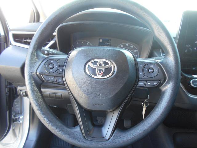 Used 2025 Toyota Corolla LE FWD image 4