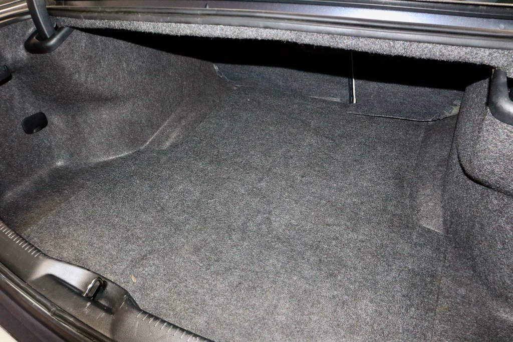 Used 2018 Chrysler 300 Touring L image 13