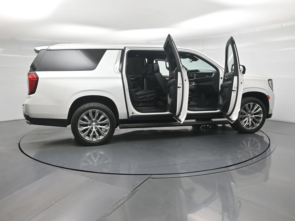 Used 2023 GMC Yukon XL Denali AWD/4WD image 4