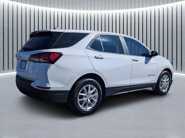 Used 2023 Chevrolet Equinox LS image 4