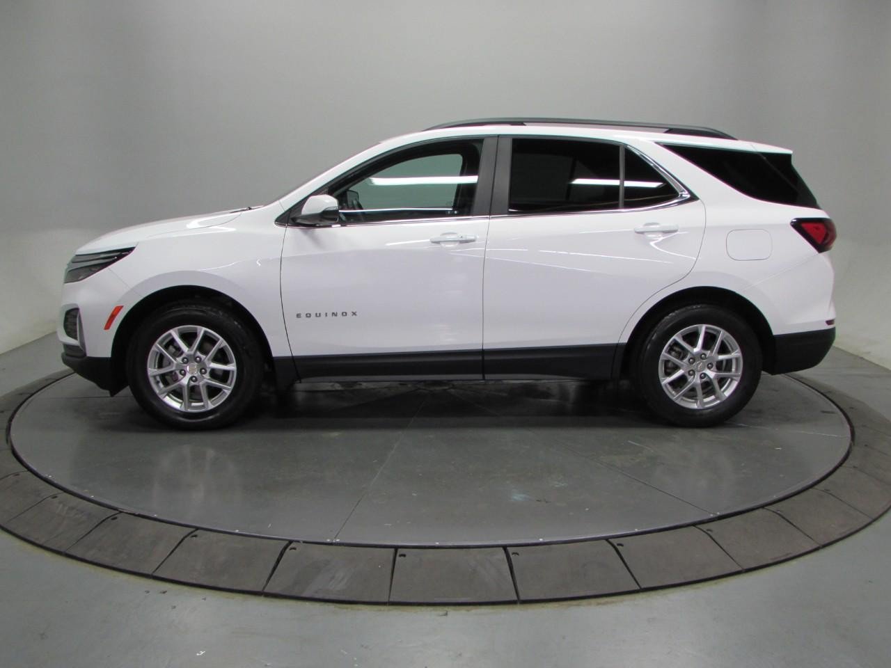 Used 2024 Chevrolet Equinox LT AWD/4WD image 4