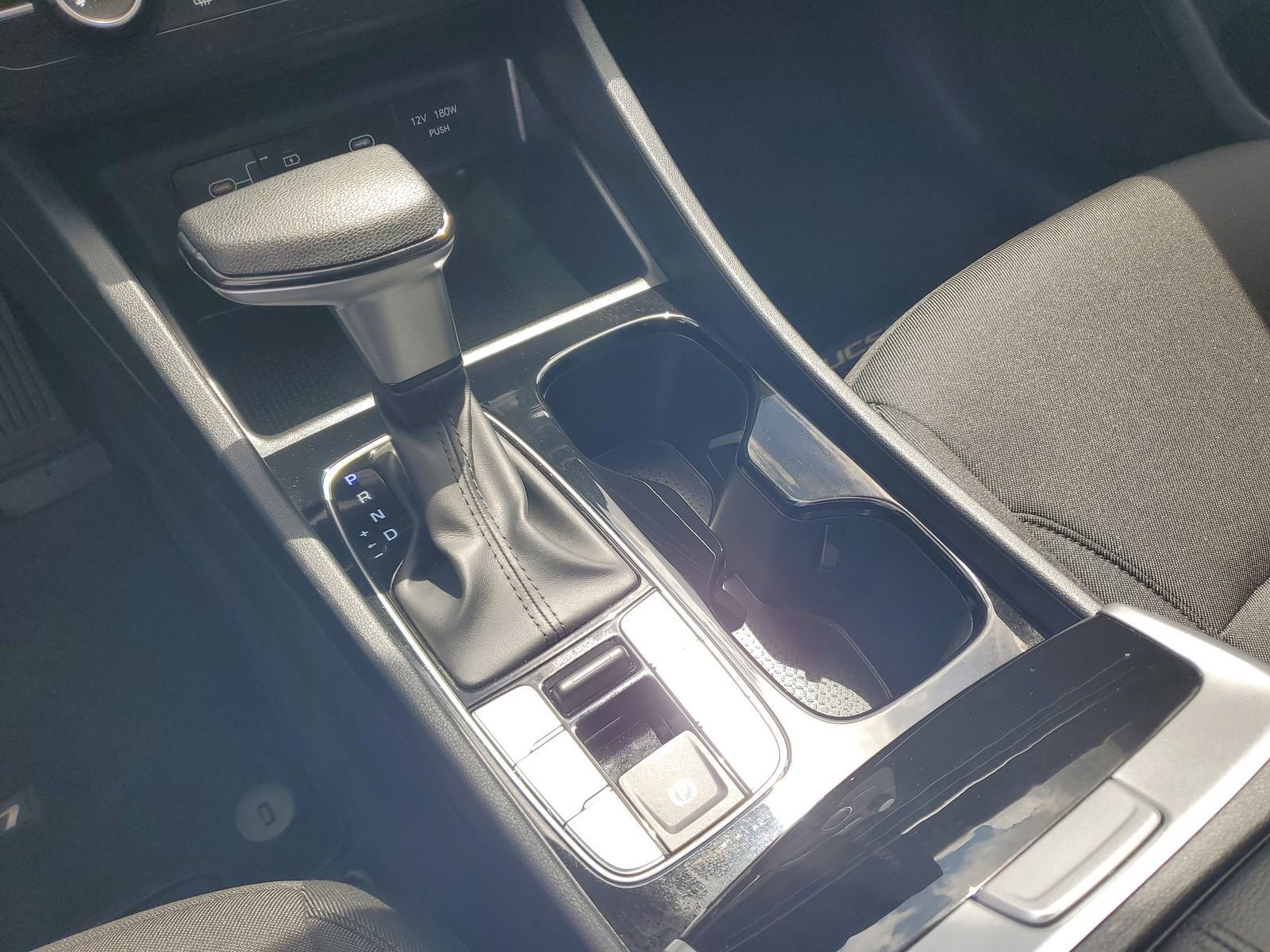 Used 2025 Hyundai Tucson SE image 25