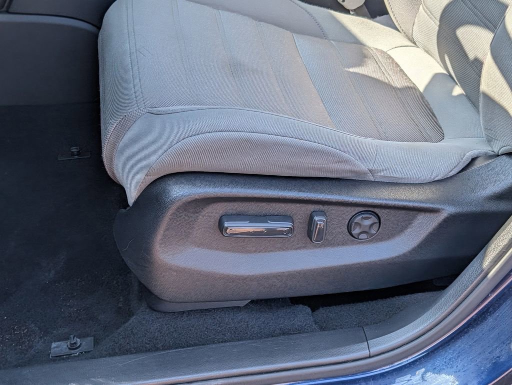 Used 2018 Honda CR-V EX image 16