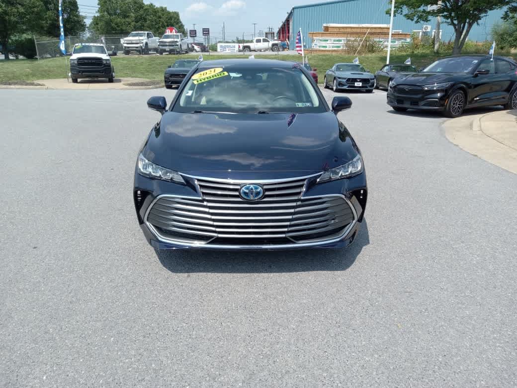 Used 2021 Toyota Avalon XLE FWD image 2