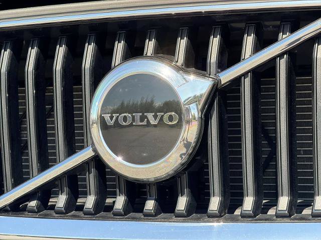 Used 2022 Volvo XC60 B5 Momentum AWD/4WD image 12