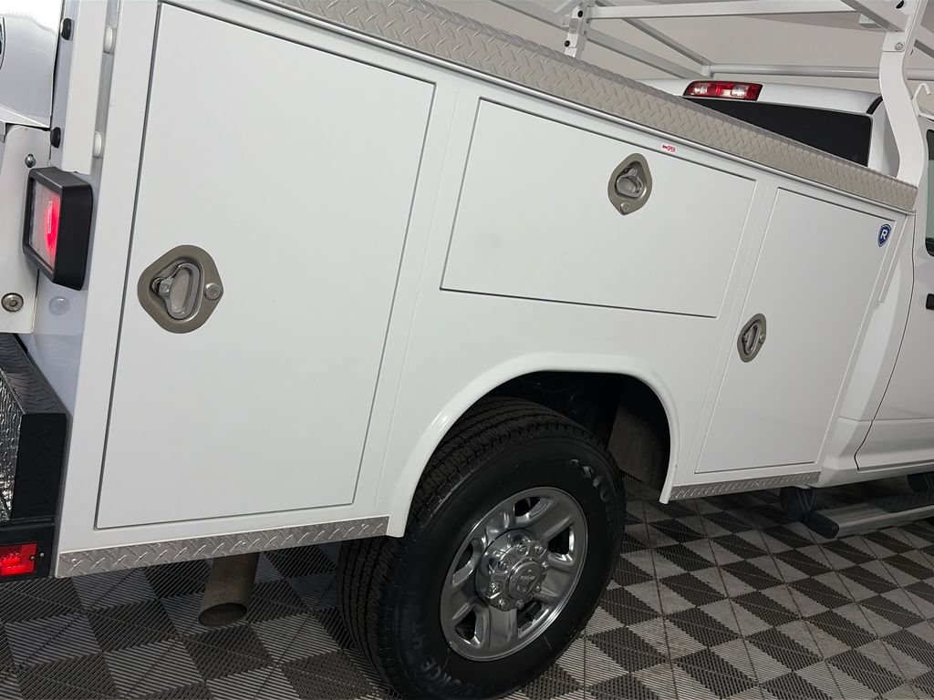 Used 2024 RAM 3500 Tradesman w/ Chrome Appearance Group AWD/4WD image 27