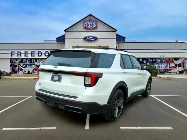 Certified 2026 Ford Explorer ST-Line w/ ST-Line Street Pack RWD image 4