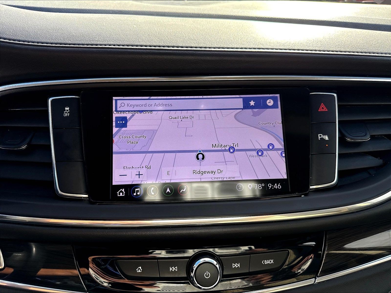 Used 2020 Buick Enclave Essence w/ Sound and Sites Package FWD image 18