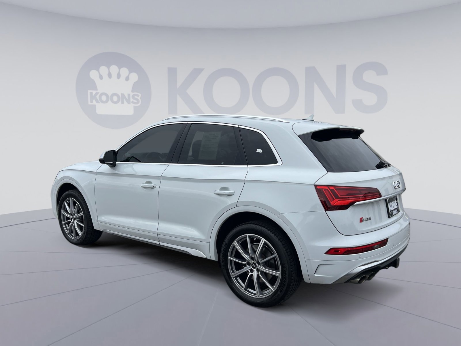 Used 2023 Audi SQ5 Premium Plus w/ Premium Plus Package image 3