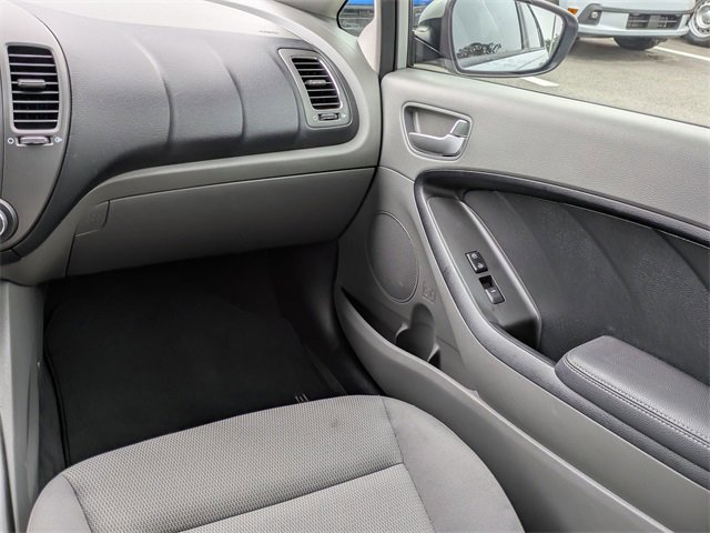 Used 2017 Kia Forte LX image 15