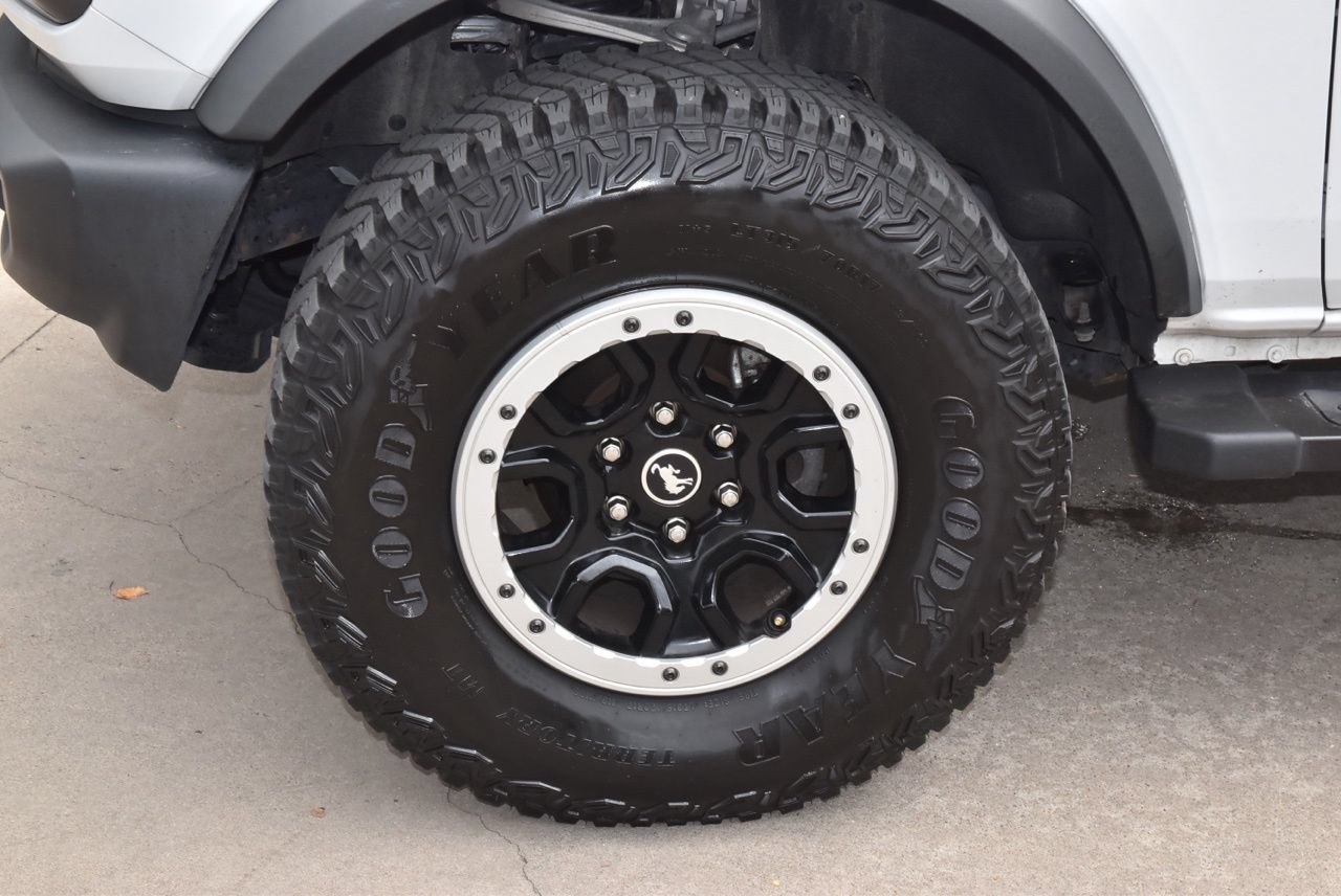 Certified 2023 Ford Bronco Big Bend w/ Sasquatch Package AWD/4WD image 45