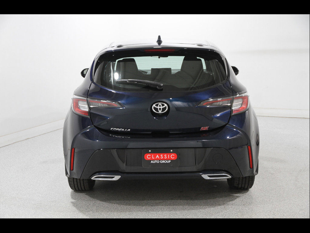 Used 2021 Toyota Corolla SE w/ SE Preferred Package image 2