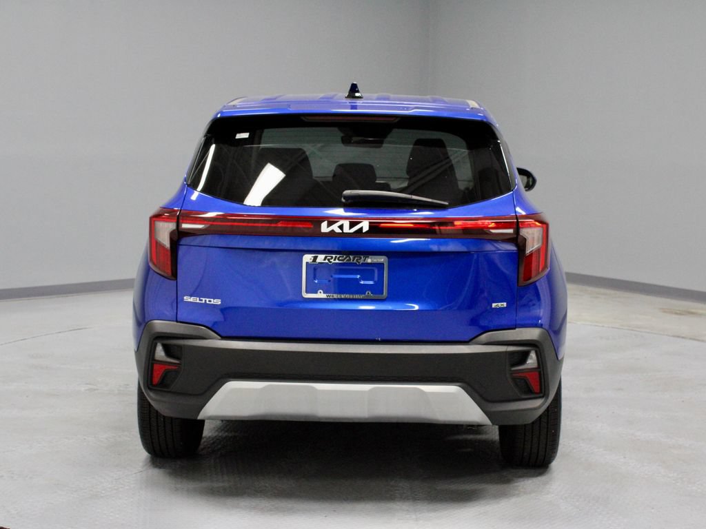 Used 2024 Kia Seltos LX AWD/4WD image 9