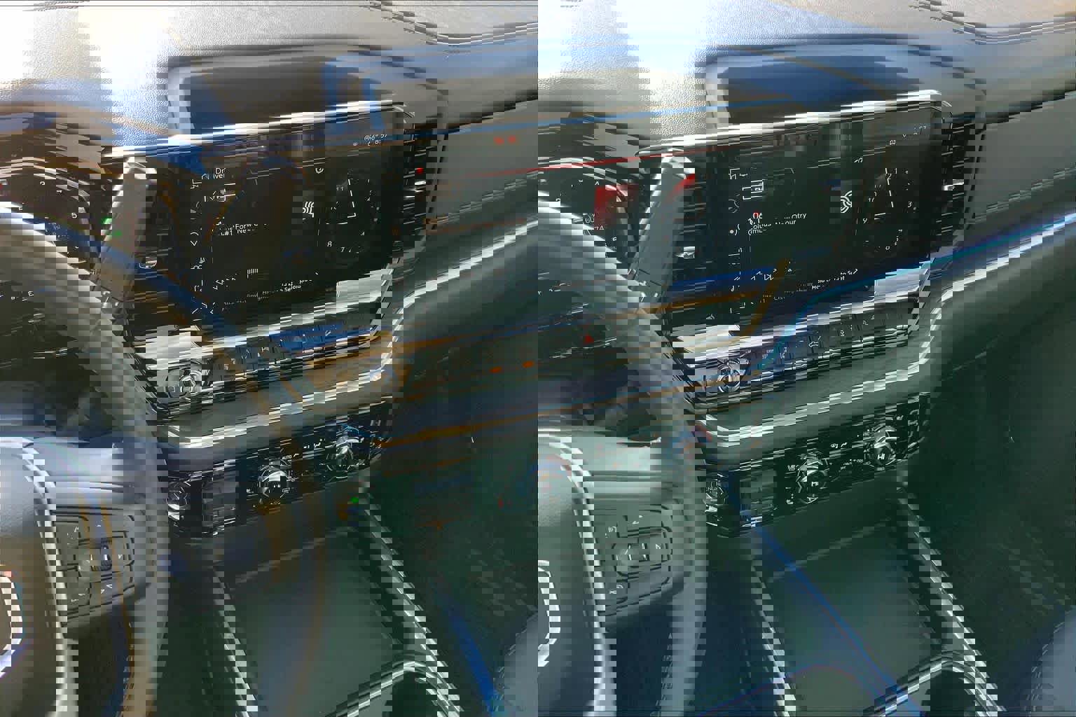 Used 2024 GMC Sierra 2500 SLT w/ SLT Premium Package image 9