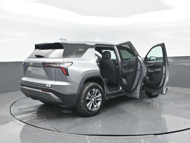 Used 2025 Chevrolet Equinox LT AWD/4WD image 29
