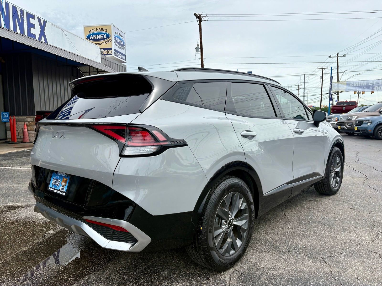 Used 2023 Kia Sportage SX FWD image 3