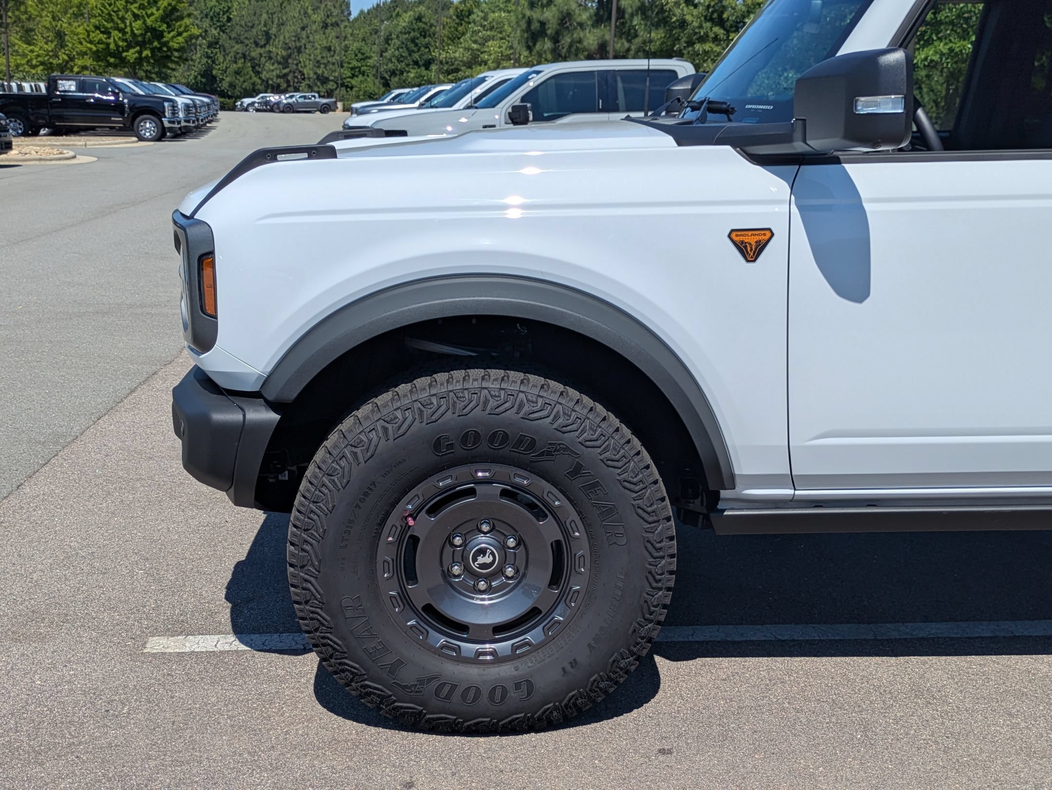 Certified 2025 Ford Bronco Badlands AWD/4WD image 11