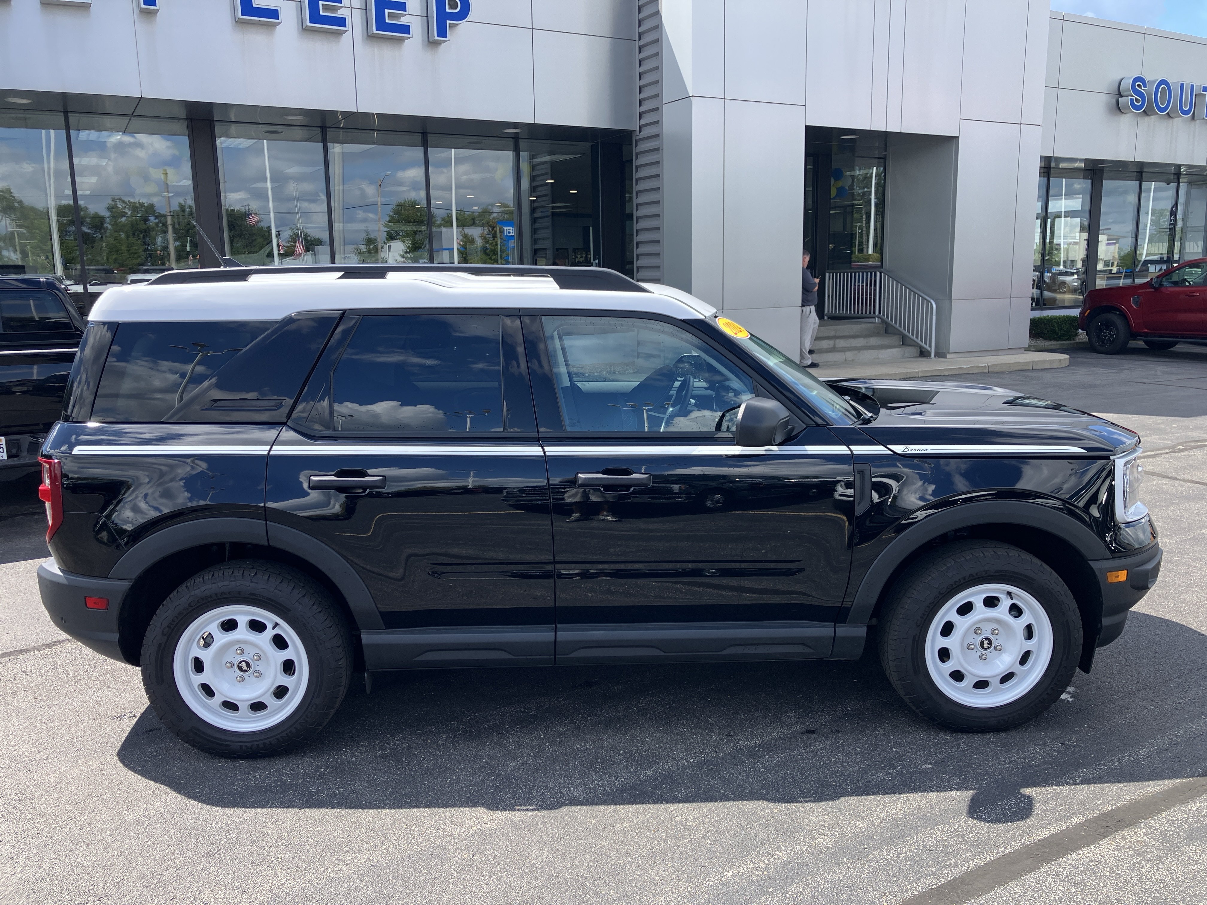 Certified 2024 Ford Bronco Sport Heritage w/ Heritage Convenience Package AWD/4WD image 8
