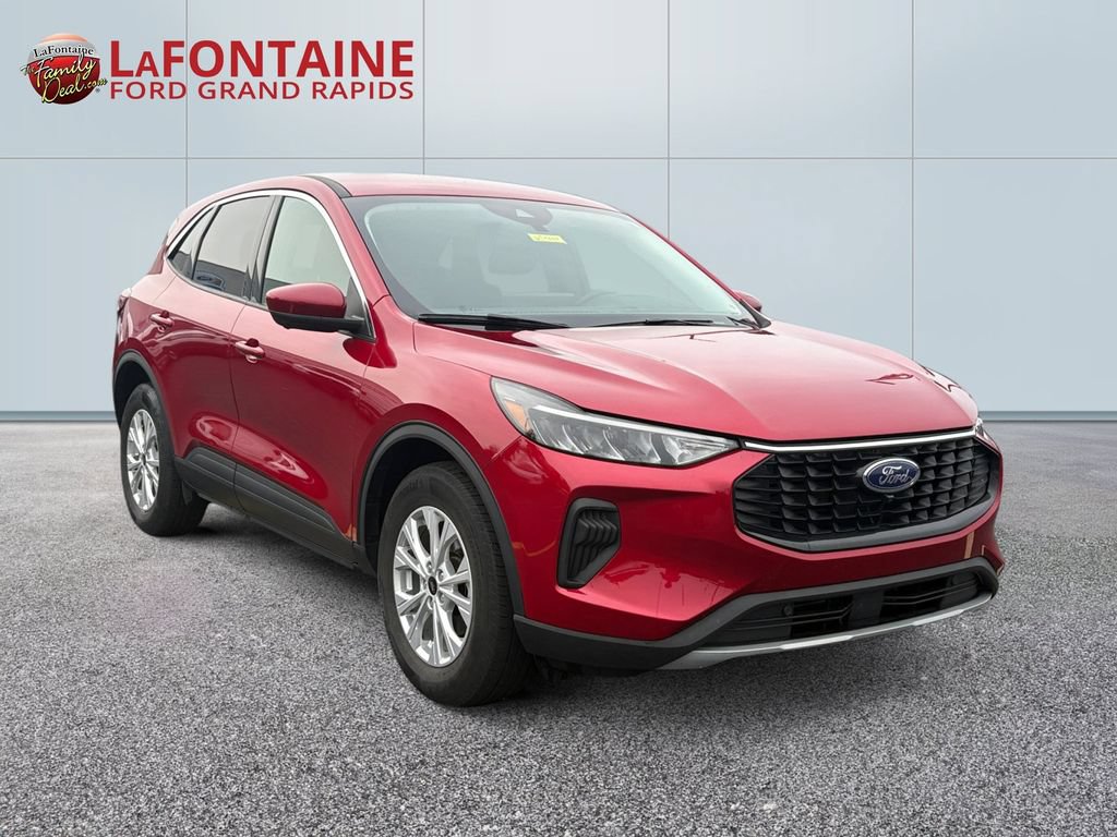 Certified 2023 Ford Escape Active w/ Tech Pack #2 AWD/4WD image 3